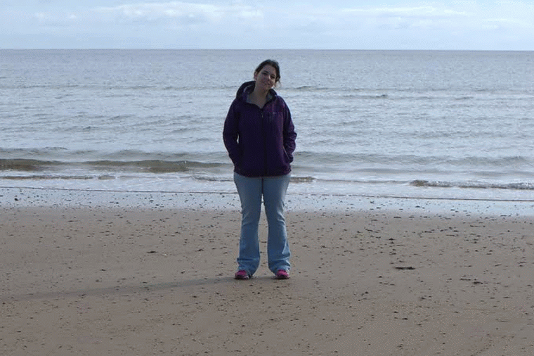 Ela e o seu jeitinho de andar.